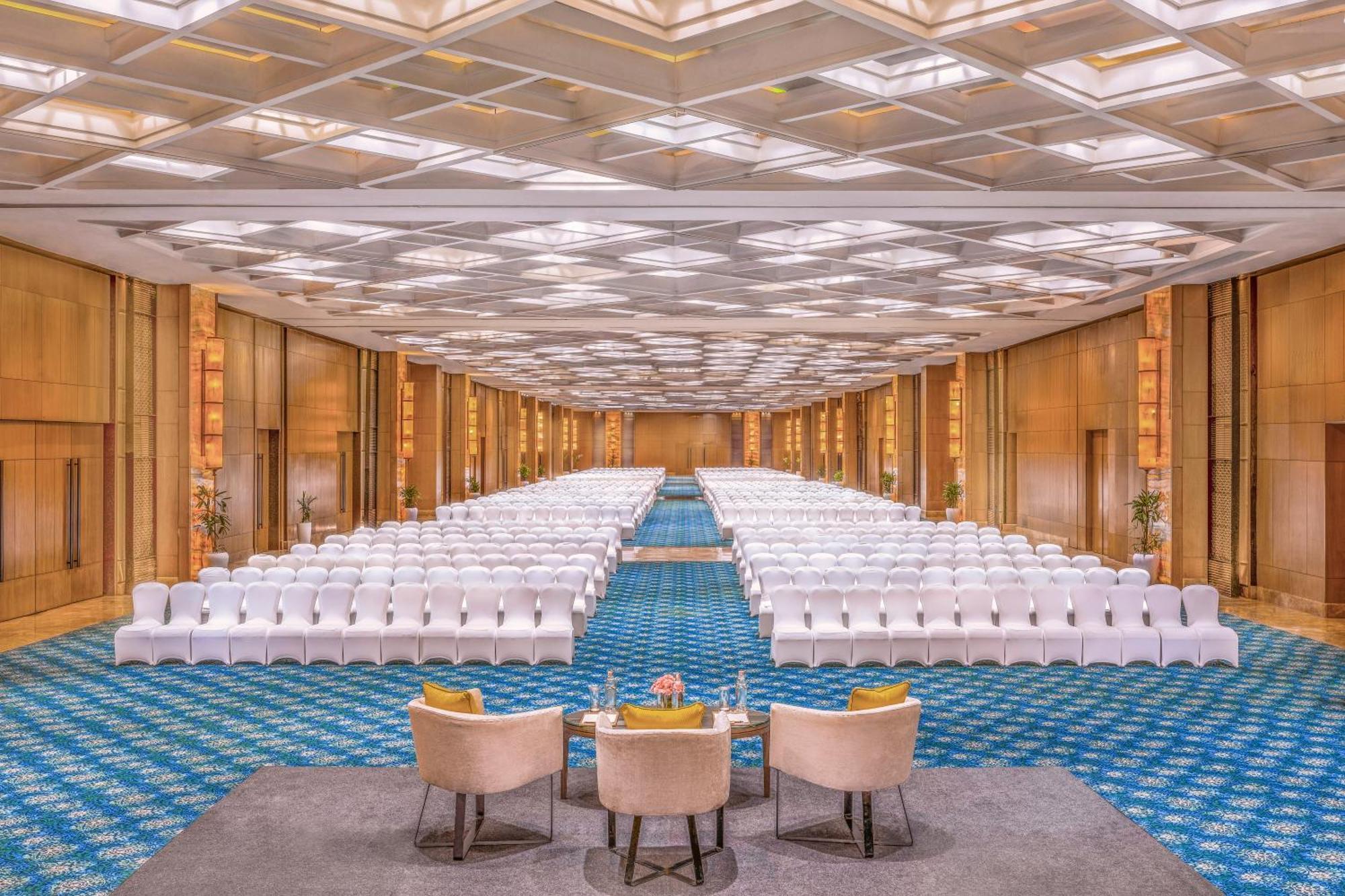 The Leela Ambience Convention Hotel Delhi Új-Delhi Kültér fotó The Grand Ballroom