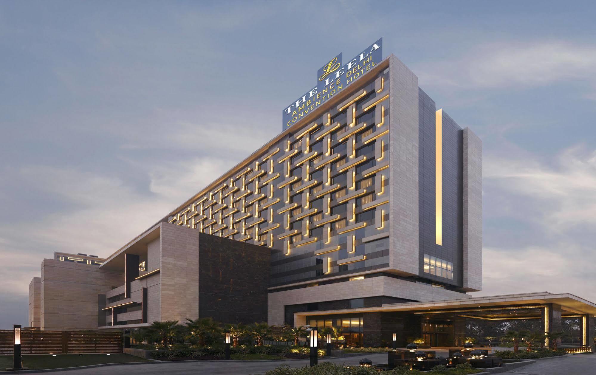The Leela Ambience Convention Hotel Delhi Új-Delhi Kültér fotó The hotel in 2019